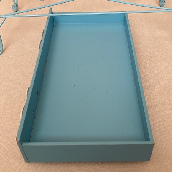 AMERICAN GIRL | Curlicue Daybed - Blue Metal Doll Bed - Picture 6 of 16